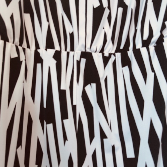 LYSESPENARD Dress Blouson Black White Geometric Gathered Shoulder Sz M - Picture 6 of 12